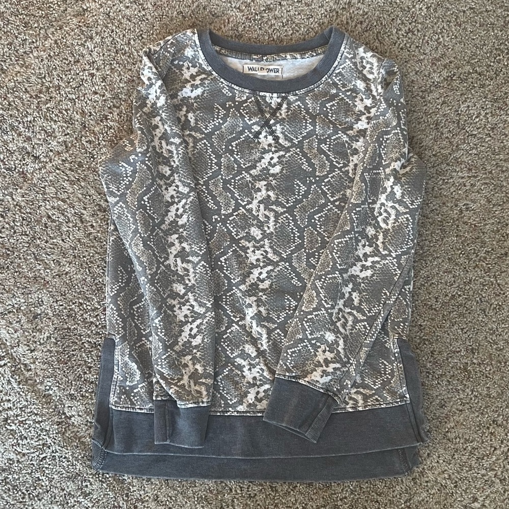 Sweatshirt